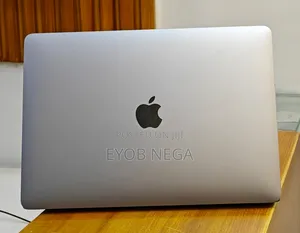 New Laptop Apple MacBook Pro 2020 8GB Intel Core I5 SSD 256GB