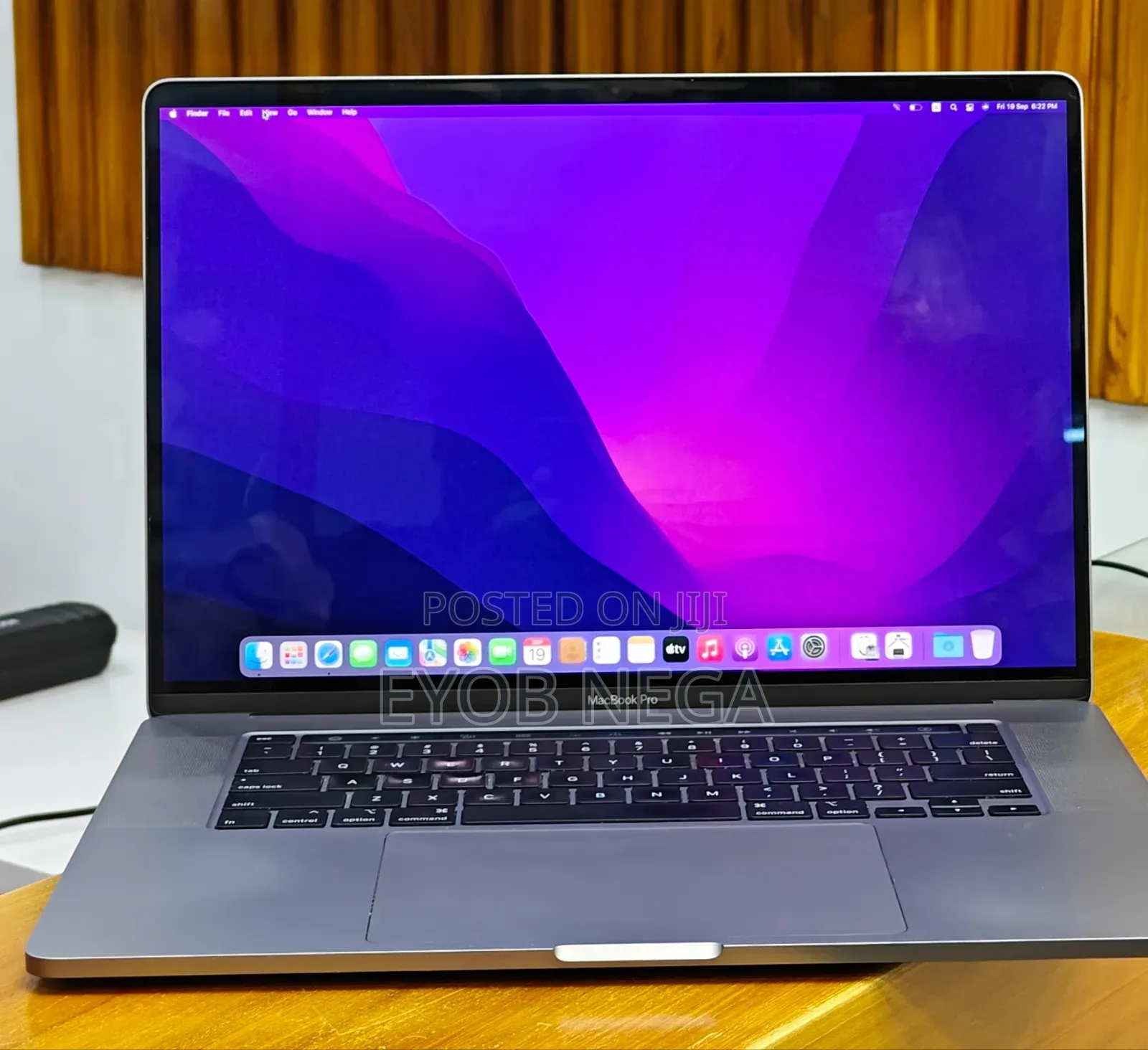 New Laptop Apple MacBook Pro 2019 32GB Intel Core I9 SSD 512GB
