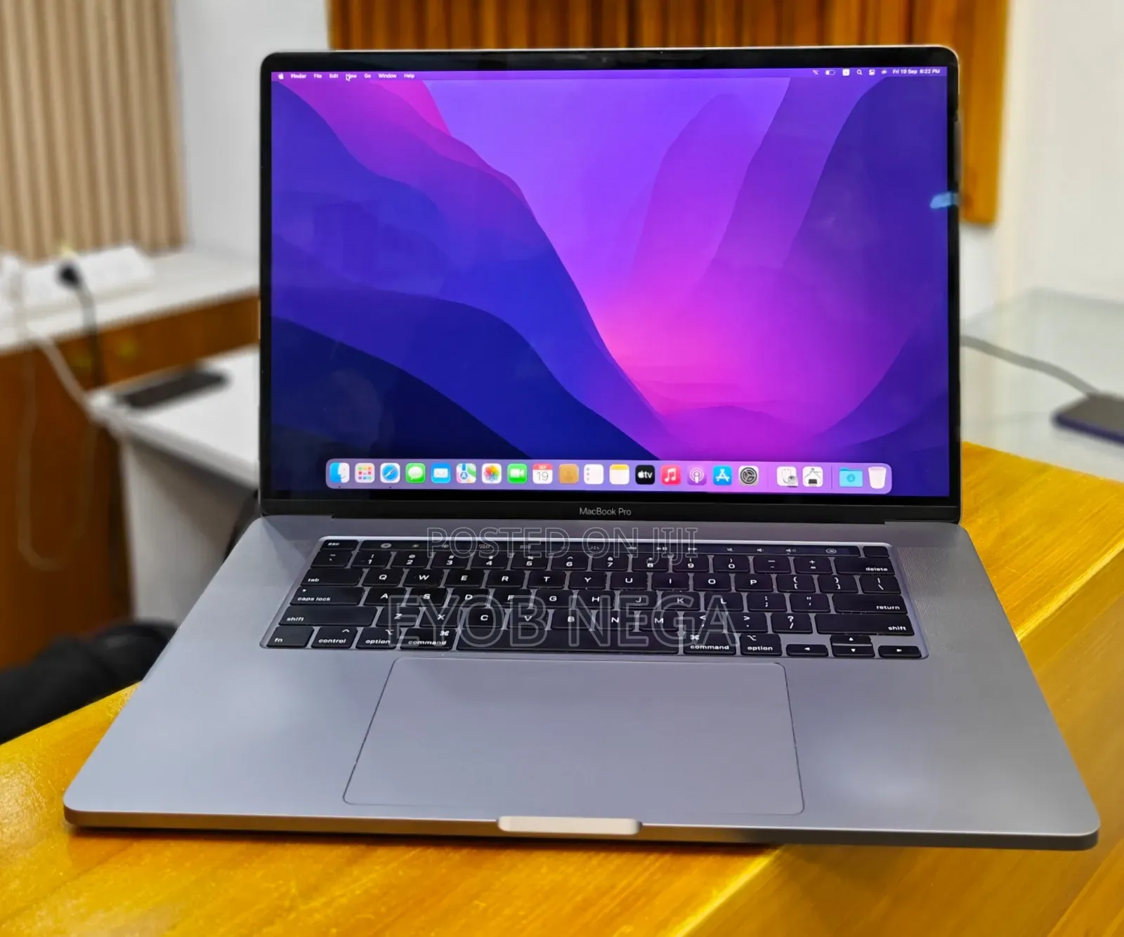 New Laptop Apple MacBook Pro 2019 32GB Intel Core I9 SSD 512GB
