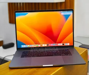 Photo - New Laptop Apple MacBook Pro 2019 16GB Intel Core I7 SSD 512GB