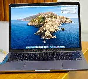 New Laptop Apple MacBook Pro 2020 8GB Intel Core I5 SSD 256GB