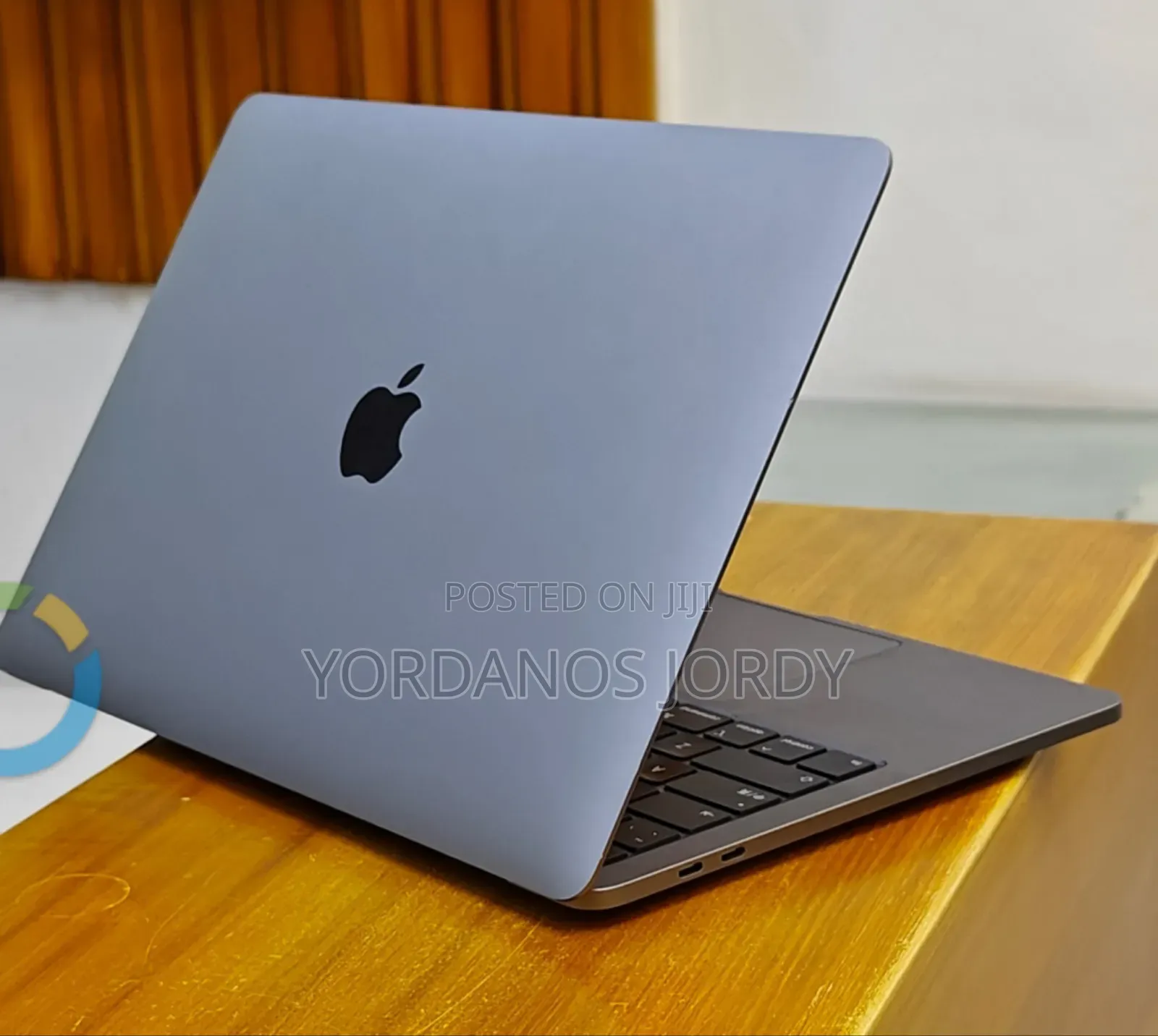 New Laptop Apple MacBook Pro 2020 8GB Intel Core I5 SSD 256GB