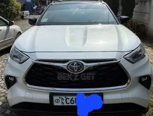 Photo - Toyota Highlander Hybrid 2022 White