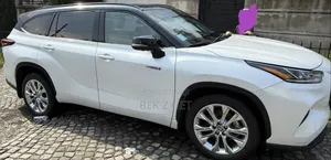 Toyota Highlander Hybrid 2022 White