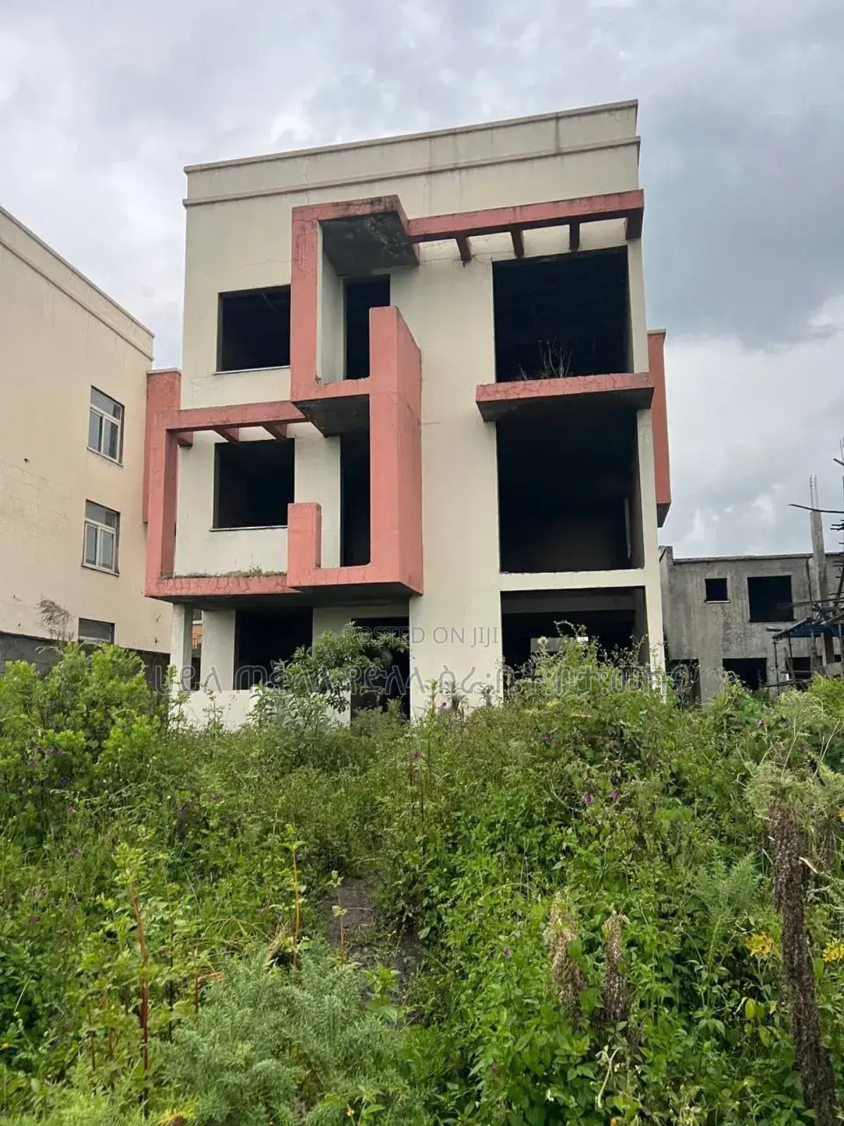 6bdrm House In ሪእልስተት ኮሚፋውንድ ውስጥ, Oromia-finfinne For Sale