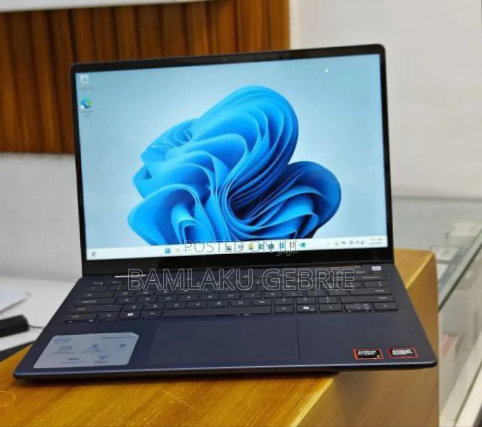 New Laptop Dell Inspiron 14 16GB AMD Ryzen 7 SSD 1T