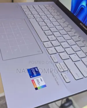 New Laptop Asus ZenBook 13 UX331UN 16GB Intel Core I7 SSD 1T