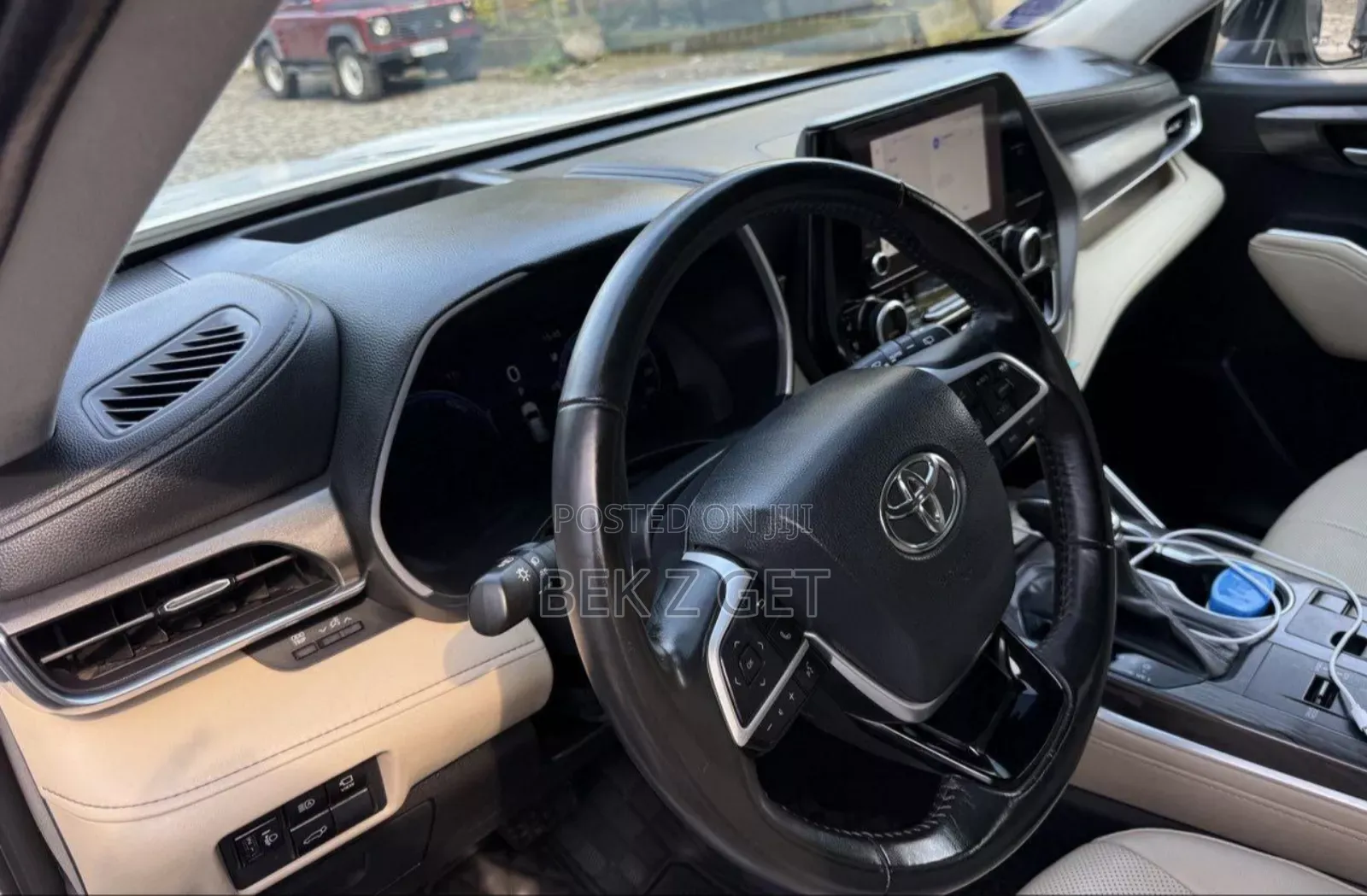 Toyota Highlander Hybrid 2022 White