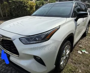 Toyota Highlander Hybrid 2022 White