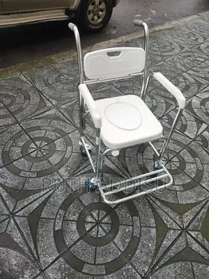 White Neat Wheelchair𡯁延commode Wheelchair建了wheelchair With Popo New