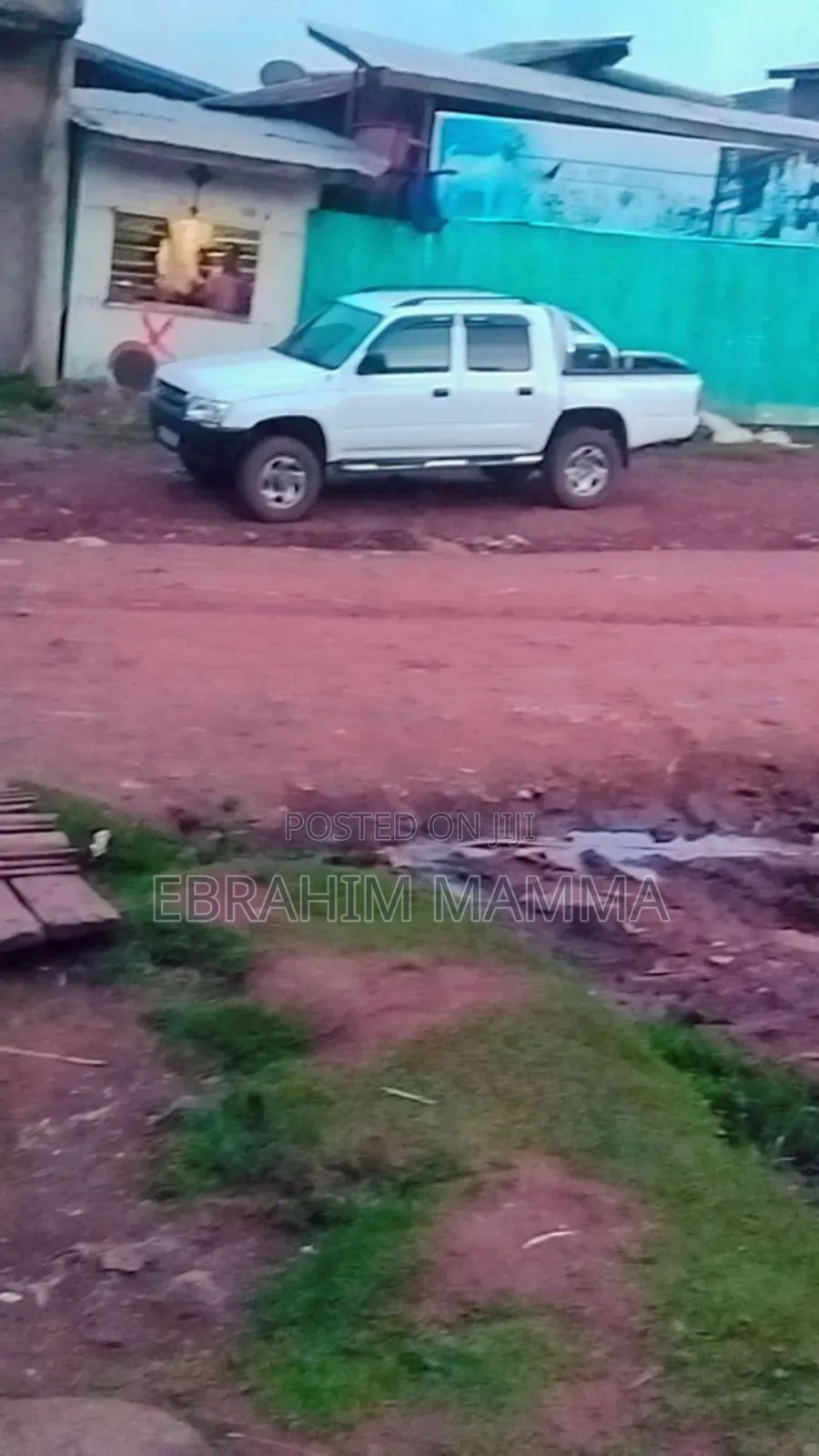 Toyota Hilux 2000 White