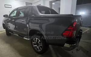 Toyota Hilux 2018 Black
