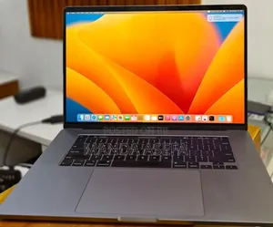 New Laptop Apple MacBook Pro 2019 16GB Intel Core I7 SSD 512GB