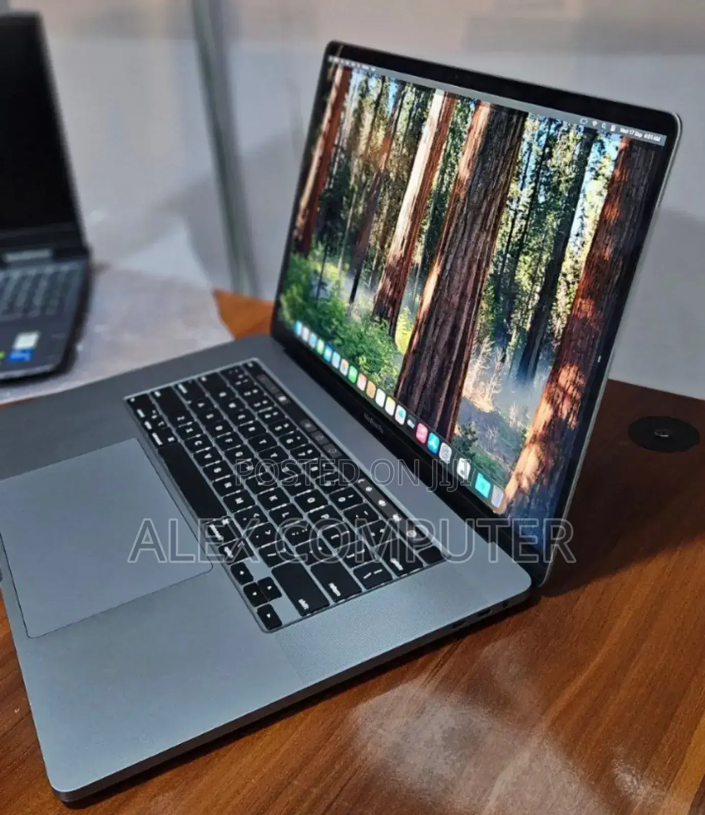 New Laptop Apple MacBook Pro 2019 16GB Intel Core I9 SSD 1T