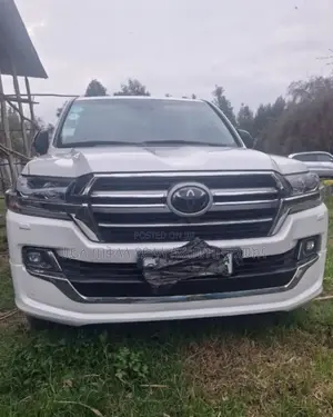 Toyota Land Cruiser 2020 White