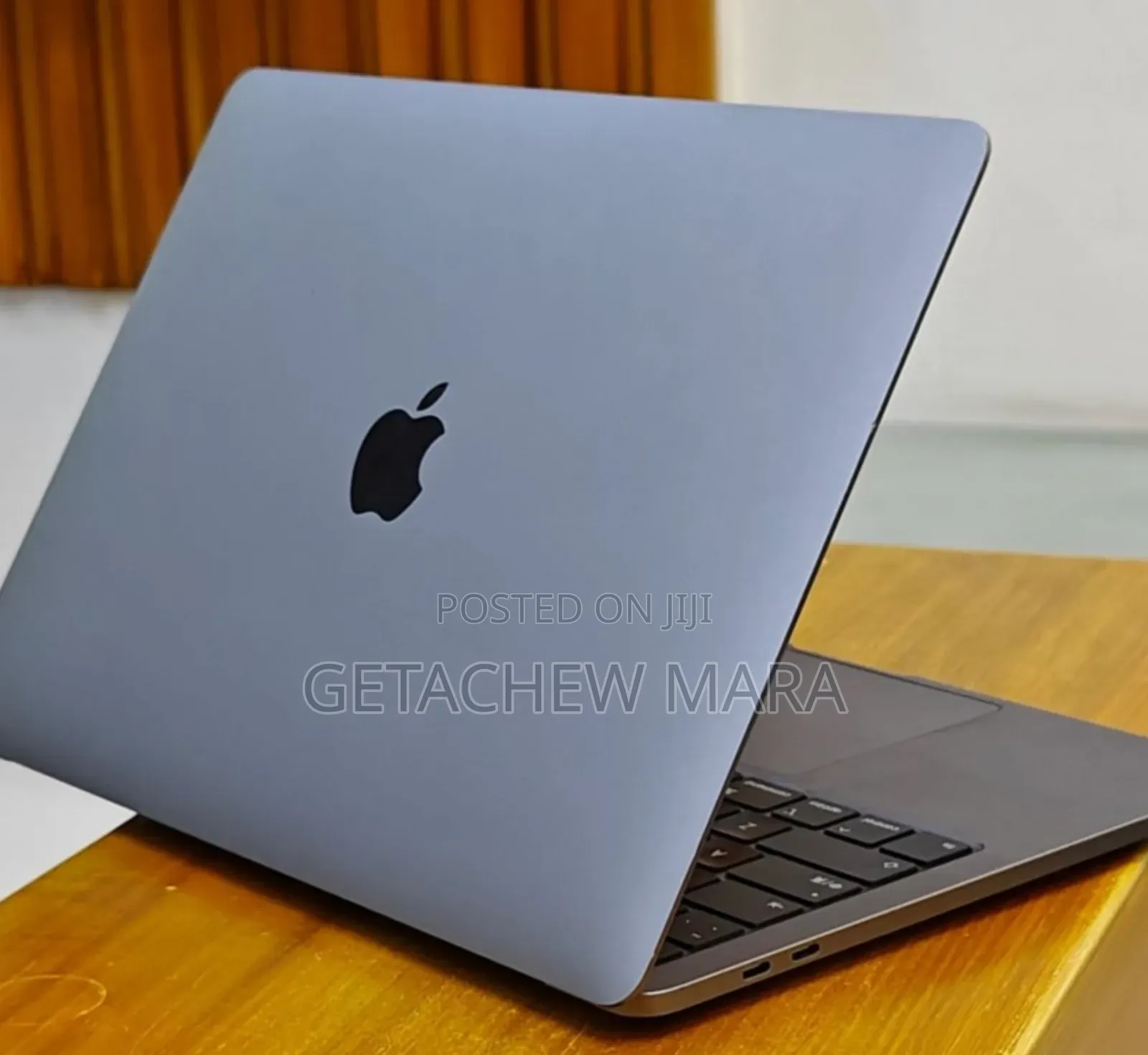 New Laptop Apple MacBook 2020 8GB Intel Core I5 SSD 256GB