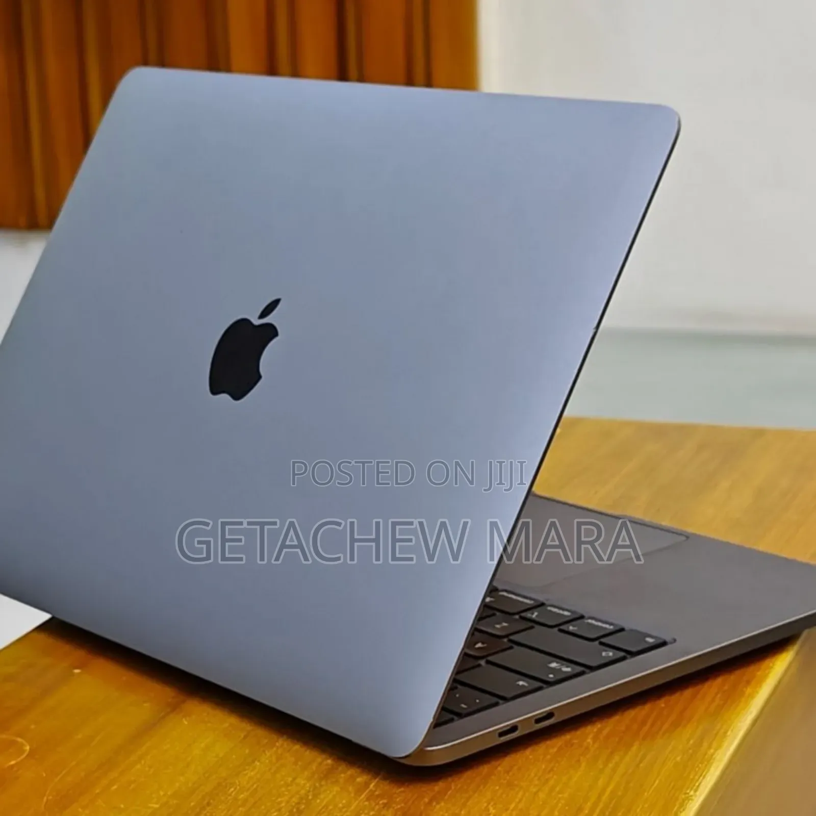 New Laptop Apple MacBook 2020 8GB Intel Core I5 SSD 256GB