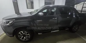 Toyota Hilux 2018 Silver