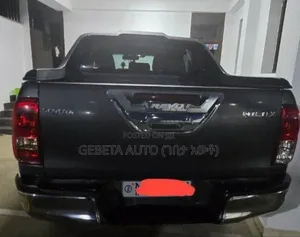 Toyota Hilux 2018 Silver