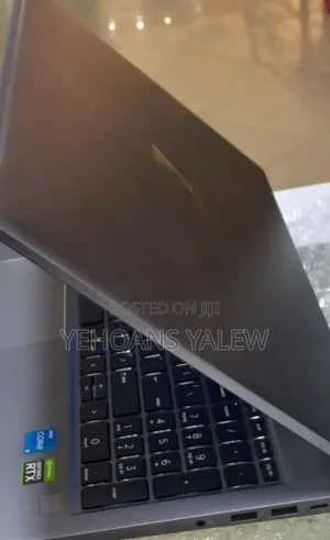 New Laptop HP ZBook Firefly 16inch G9 16GB Intel Core I5 SSD 512GB