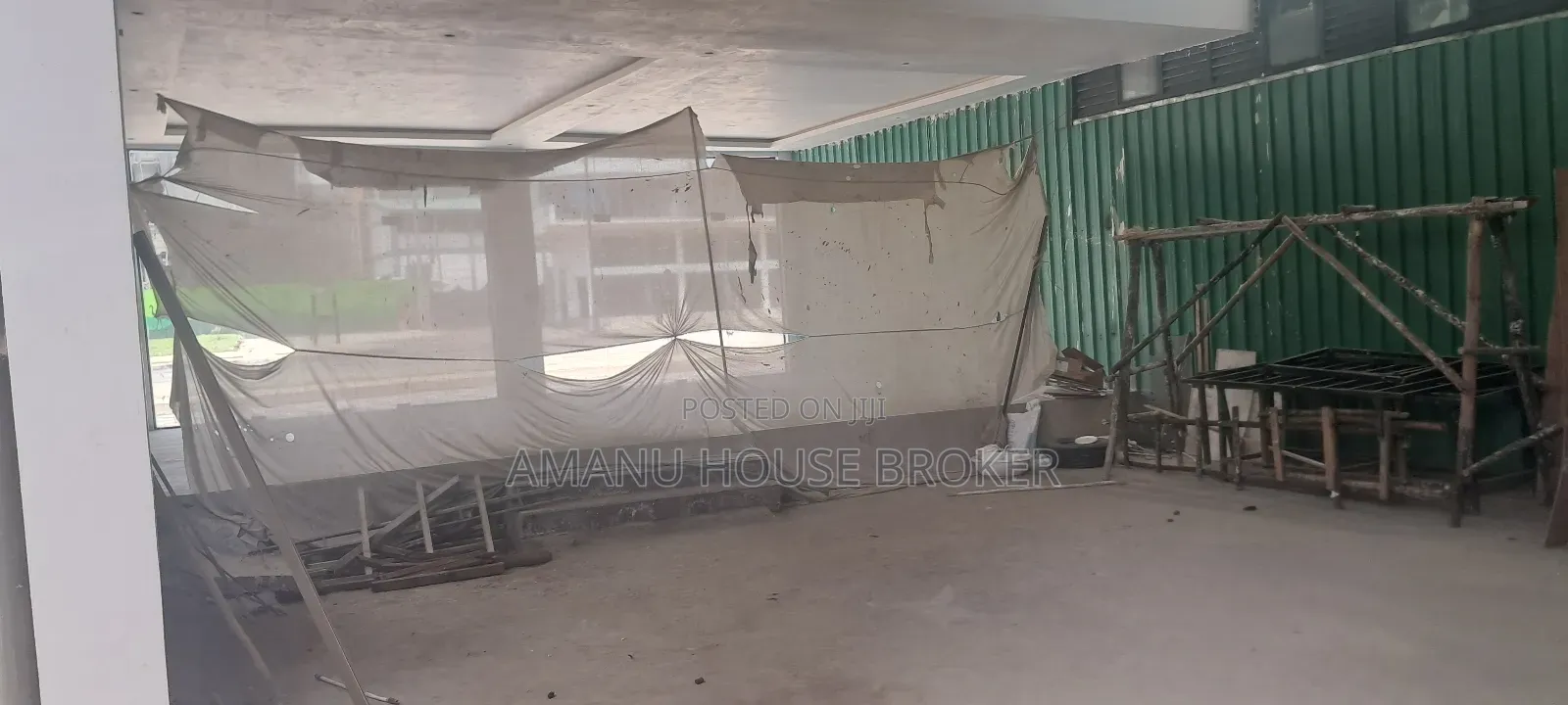 Urgently Available for Rent, Ground Floor, Main Road, for Showroom.