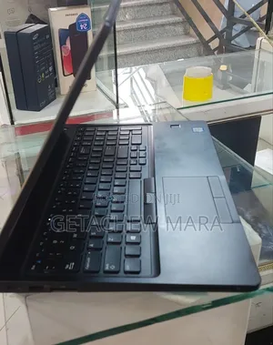 Photo - New Laptop Dell Latitude 5310 8GB Intel Core I7 SSD 256GB