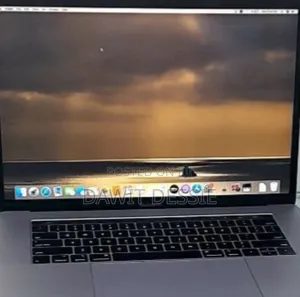 New Laptop Apple MacBook Pro 2019 32GB Intel Core I9 SSD 128GB