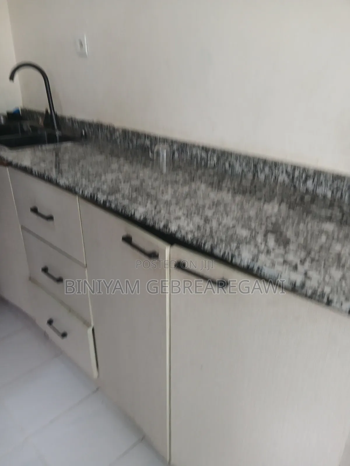 Furnished 1bdrm Apartment in Apartment, Yeka for rent
