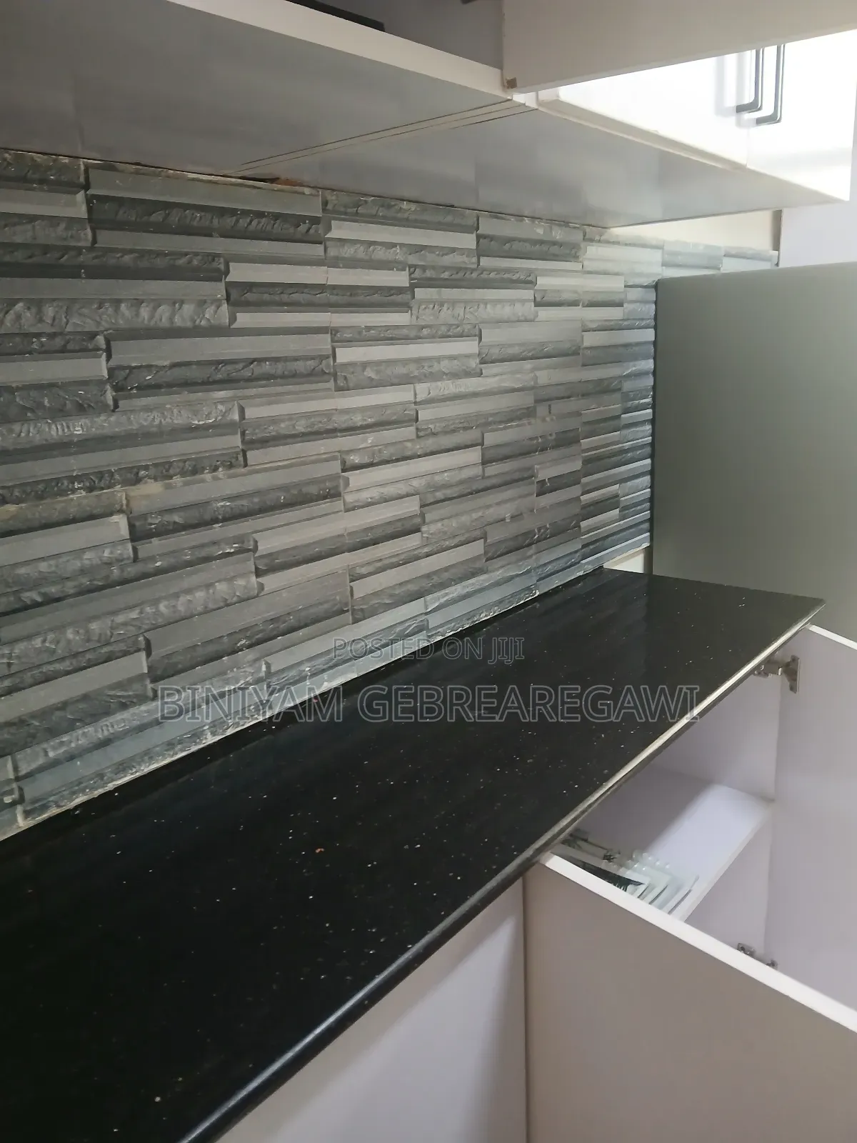 Furnished 1bdrm Apartment in Apartment, Yeka for rent