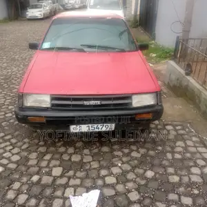 Photo - Toyota Carina Liftback 1987 Red
