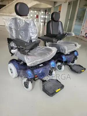 Automatic Propelling Wheelchairs輝፭highly Maneuverable Driving