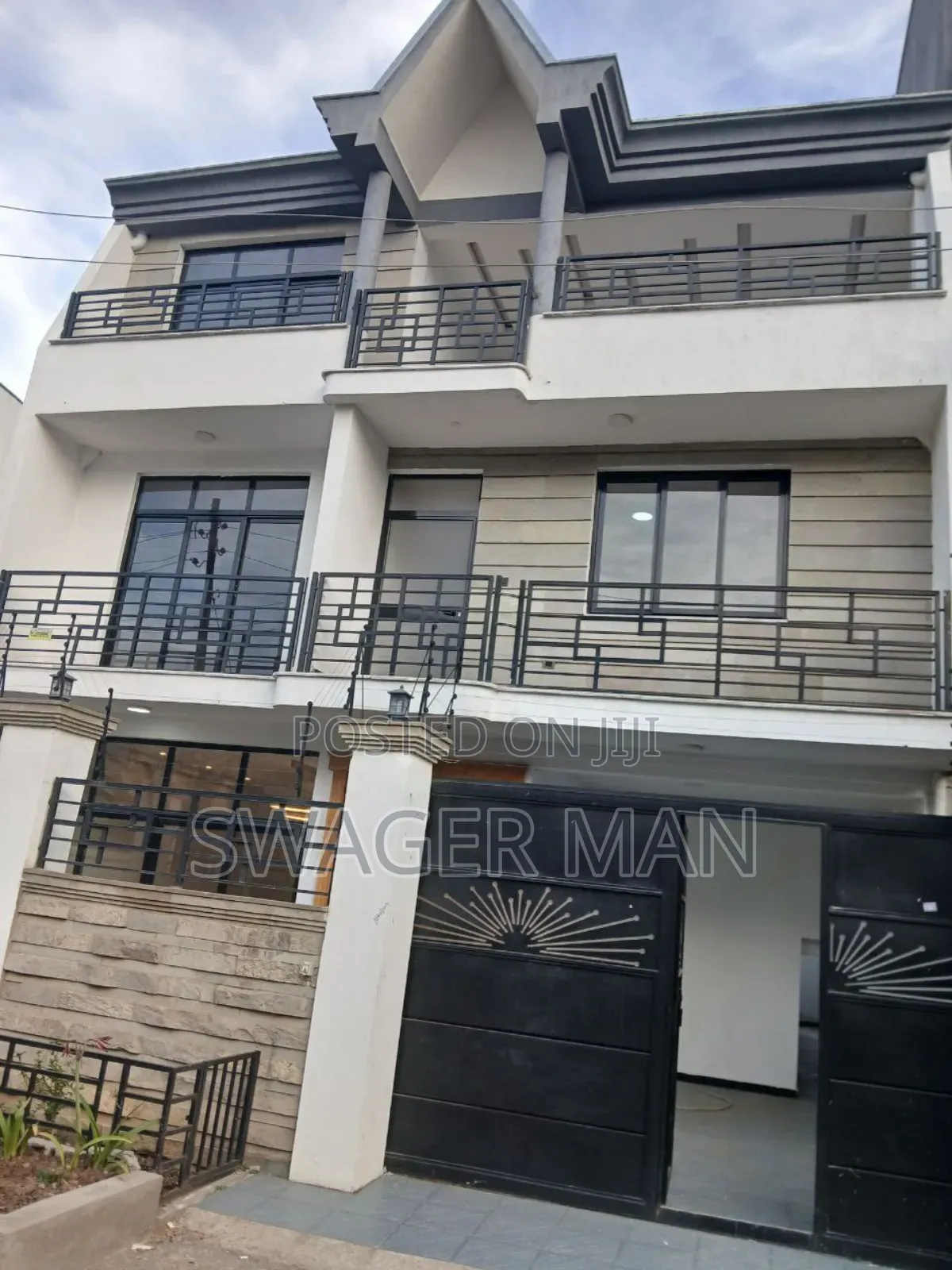 Furnished 9bdrm Townhouse/Terrace in Sumit, Bole for sale