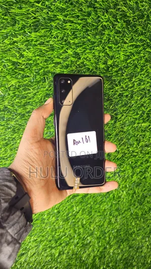 New Samsung Galaxy S20 128 GB Black