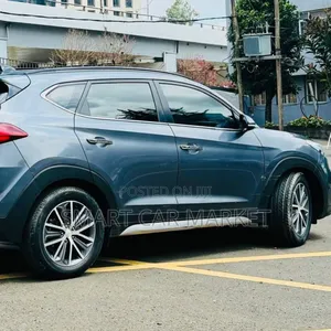 Photo - Hyundai Tucson 2018 Gray