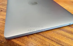 New Laptop Apple MacBook Pro 2017 16GB Intel Core I7 SSD 1T