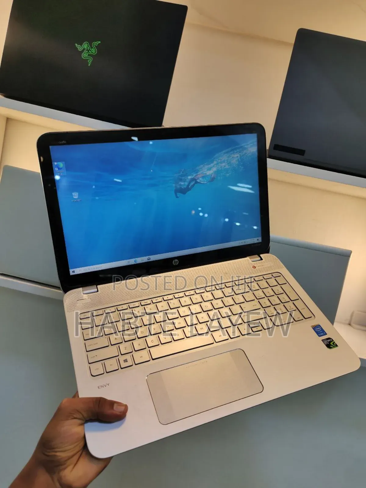 New Laptop HP Envy X360 12GB Intel Core I7 SSD 256GB