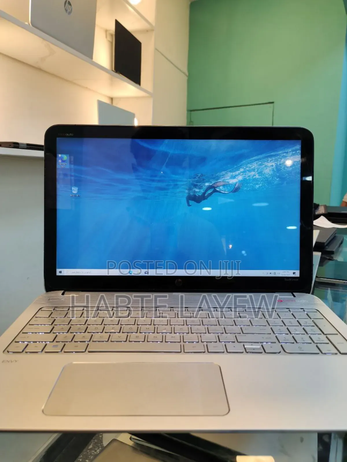 New Laptop HP Envy X360 12GB Intel Core I7 SSD 256GB