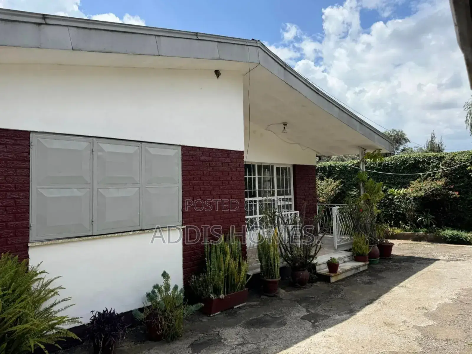 3bdrm Villa in Bole for rent