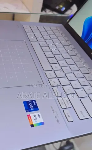 New Laptop Asus ZenBook 13 UX331UN 16GB Intel Core I7 SSD 512GB