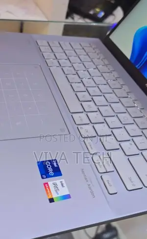 New Laptop Asus ZenBook 13 UX331UN 16GB Intel Core I7 SSD 512GB