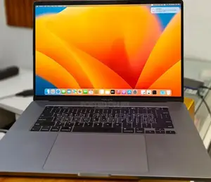 New Laptop Apple MacBook Pro 2019 16GB Intel Core I7 SSD 512GB