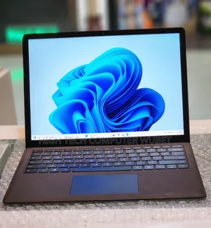 New Laptop Microsoft Surface 16GB Intel Core I7 SSD 512GB