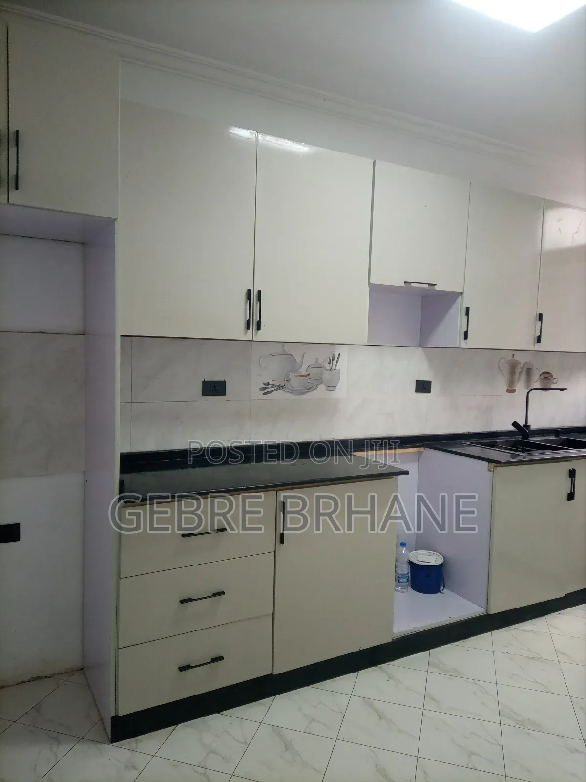 3bdrm Apartment in Apartment, Yeka for rent