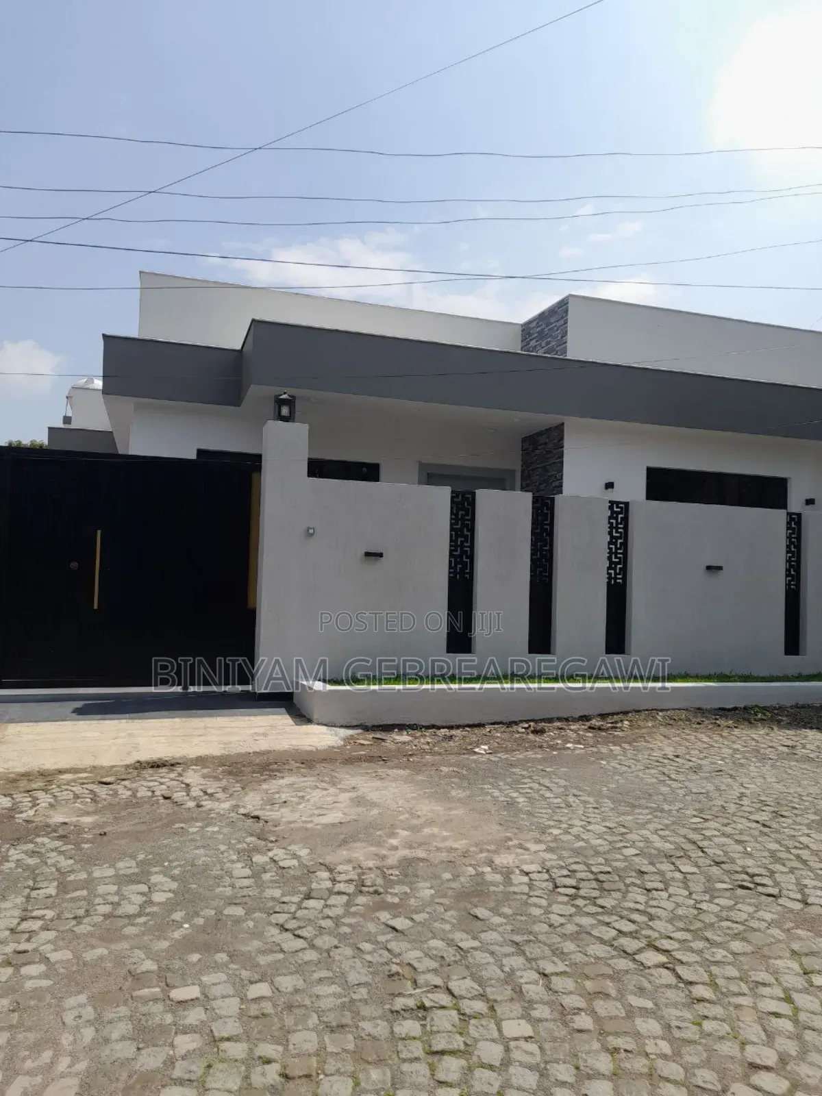 5bdrm House in House, Yeka for rent