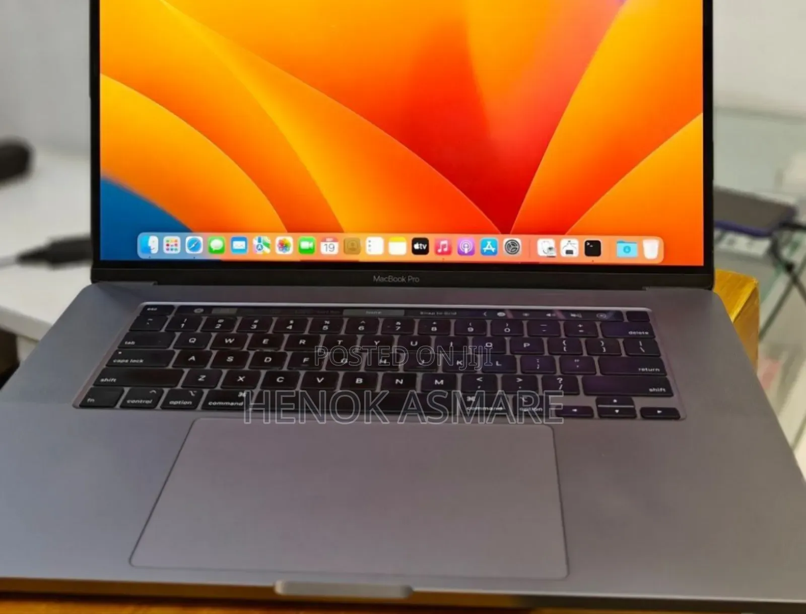 New Laptop Apple MacBook Pro 2019 16GB Intel Core I7 SSD 512GB