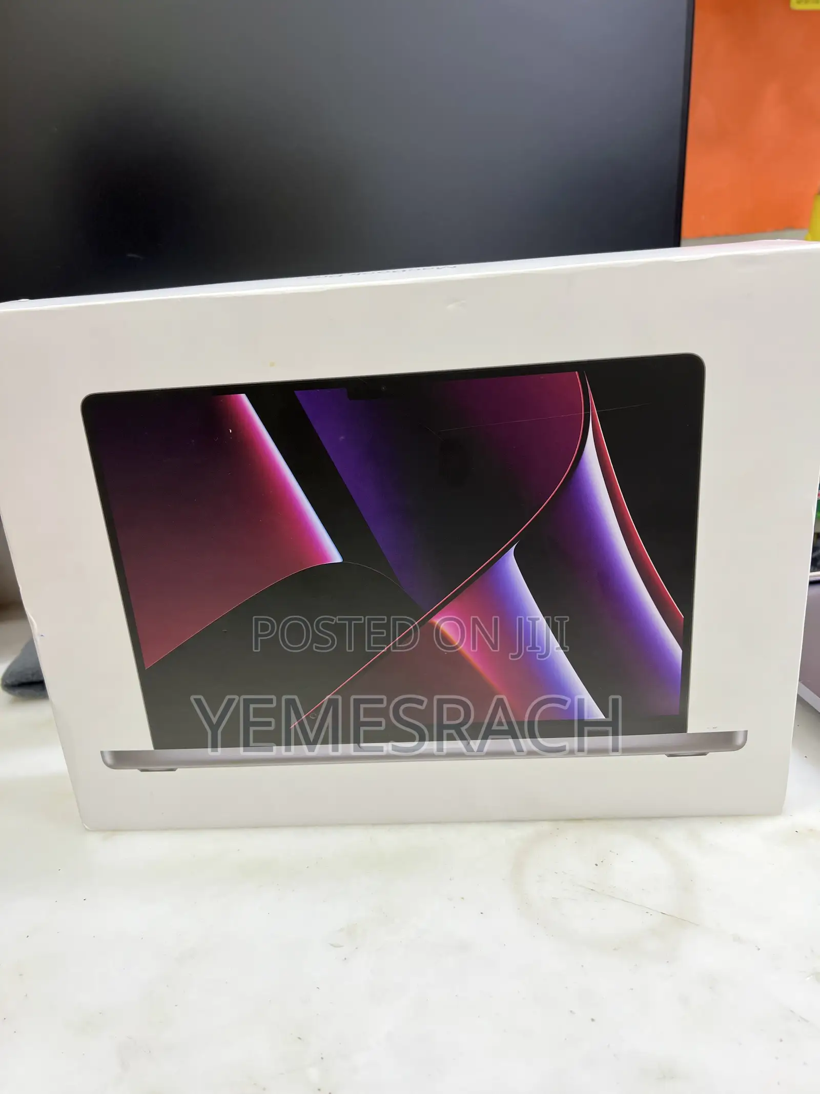 New Apple MacBook Pro 2023 M2 Pro 14-Inch 16GB Apple M2 Ultra SSD 1T