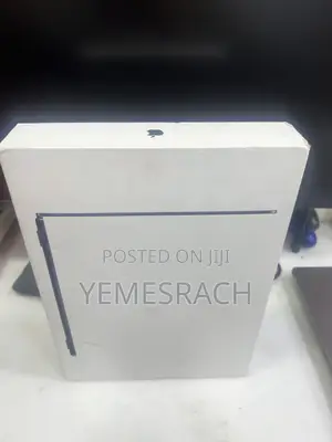 New Apple MacBook Air 2024 M3 13-Inch 16GB Intel Core M3 SSD 256GB