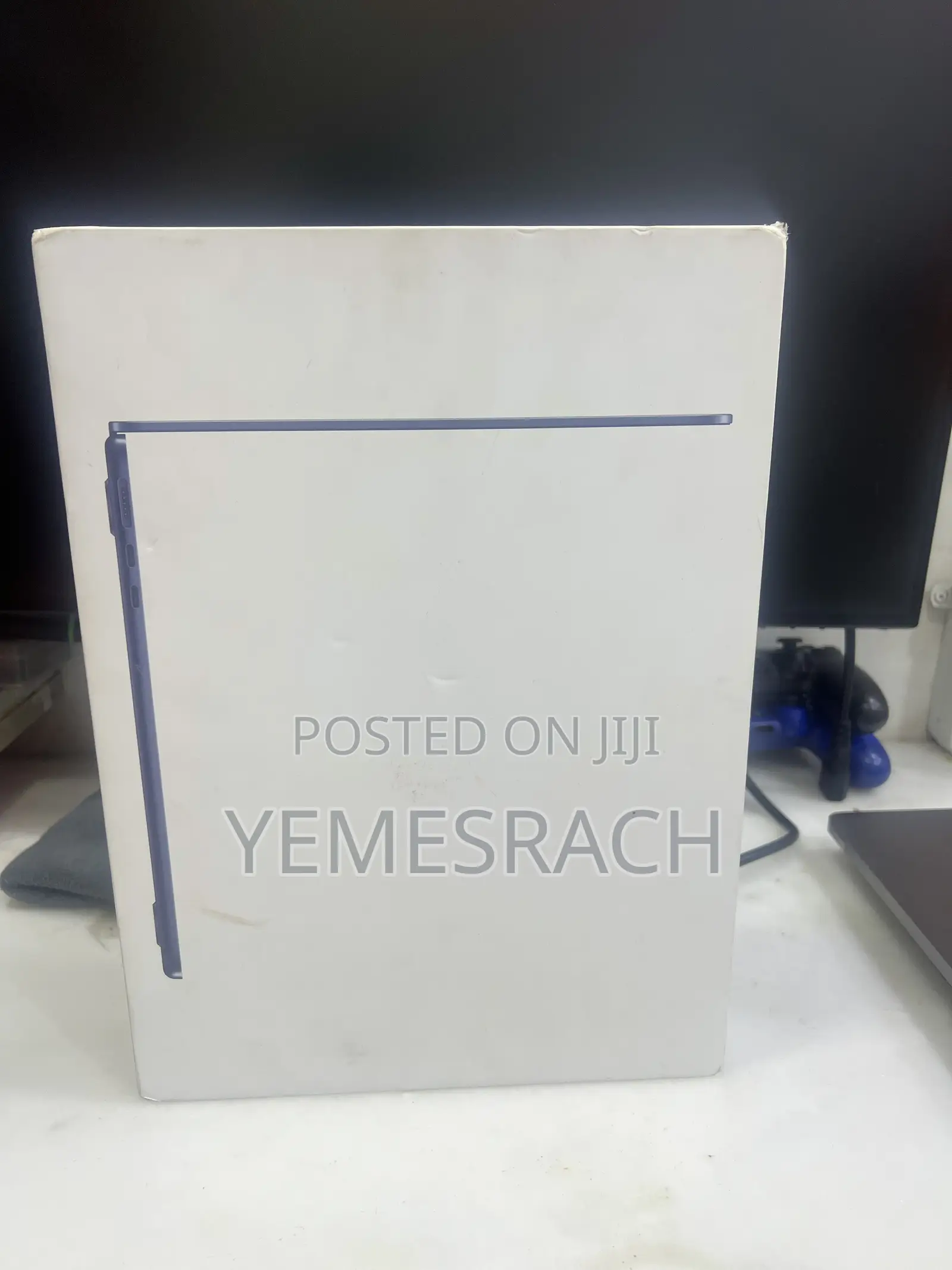 New Apple MacBook Air 2024 M3 13-Inch 16GB Intel Core M3 SSD 256GB