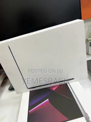 New Apple MacBook Air 2024 M3 13-Inch 16GB Intel Core M3 SSD 256GB