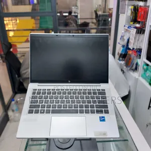 Photo - New Laptop HP EliteBook 830 G8 16GB Intel Core i7 SSD 512GB